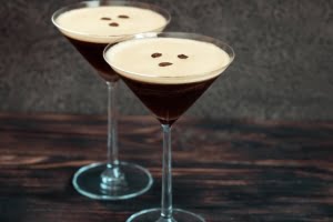 Zo maak je een heerlijke Espresso Martini cocktail | Recept en Tips